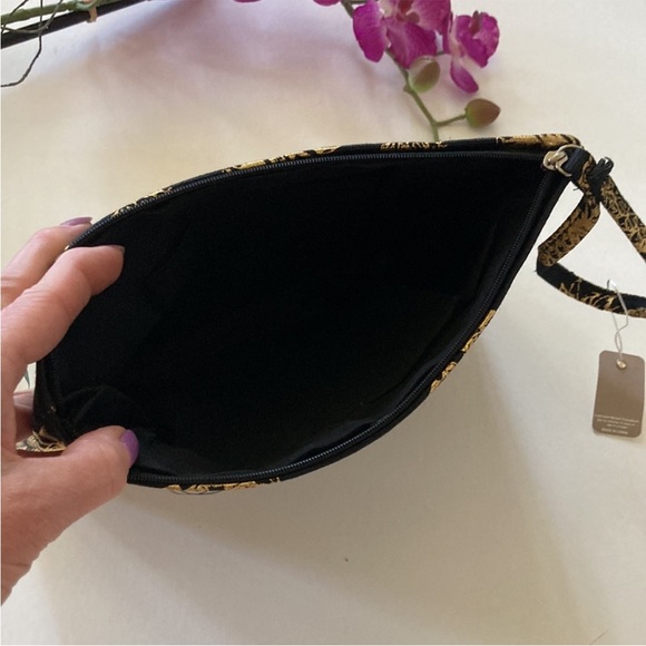 Black & Gold Foil Pineapple Wristlet/Cosmetic Bag - Picture 6 of 8